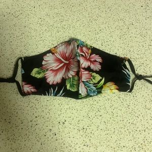 NEVER USED Tropical Face Mask (Cloth)